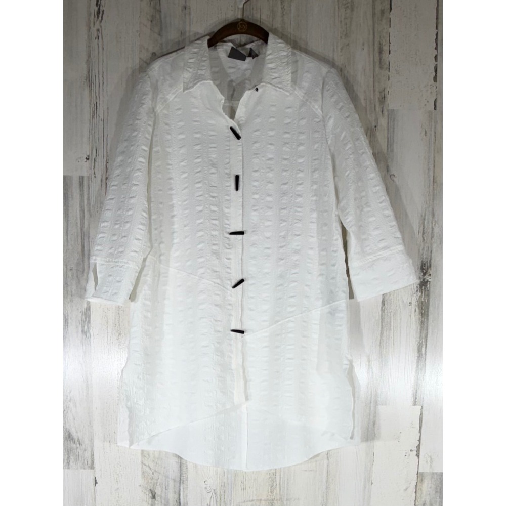 Chicos Travelers Collection‎ Tunic Size 1 Medium Ivory Textured Toggle Button Up